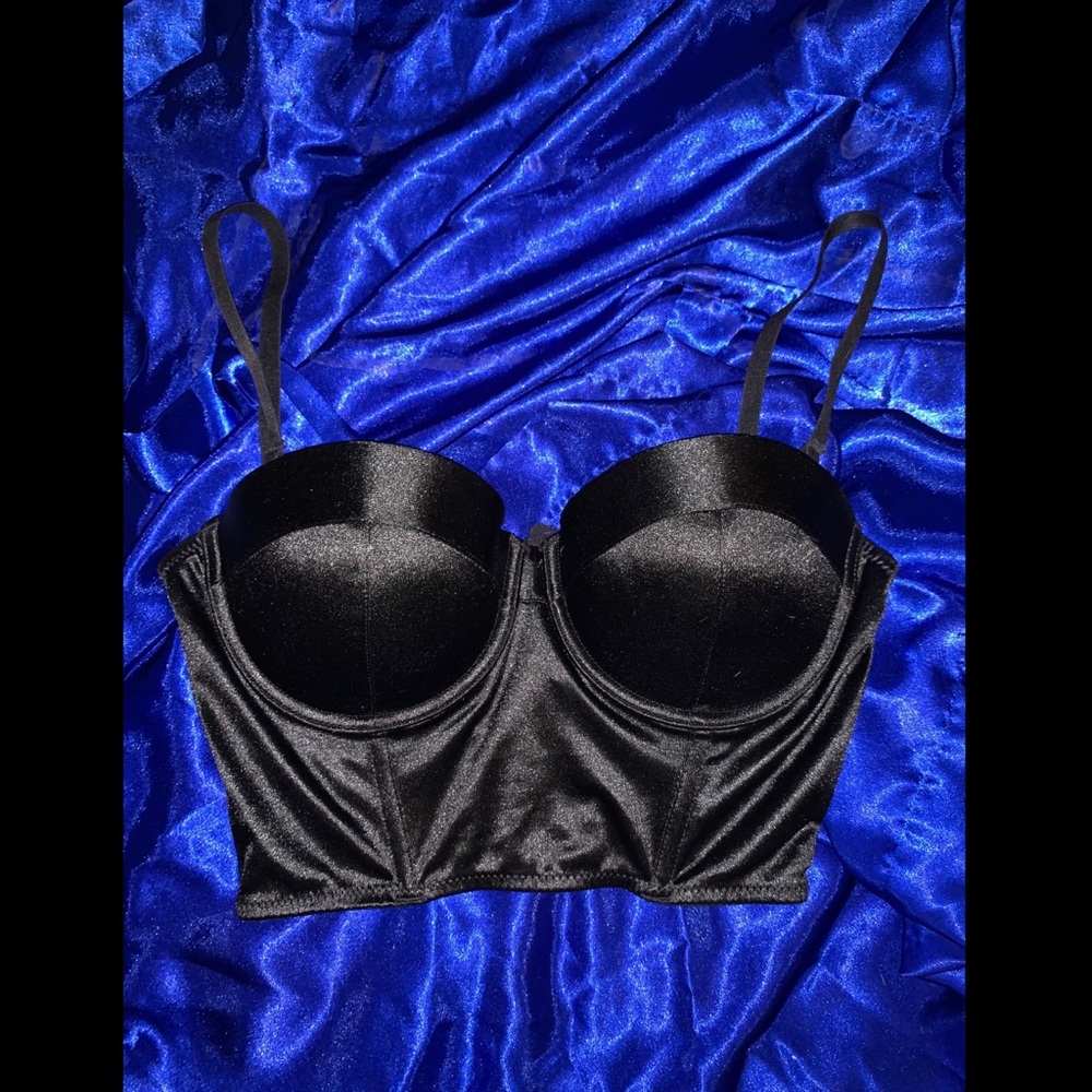 Sexy black bra / top!